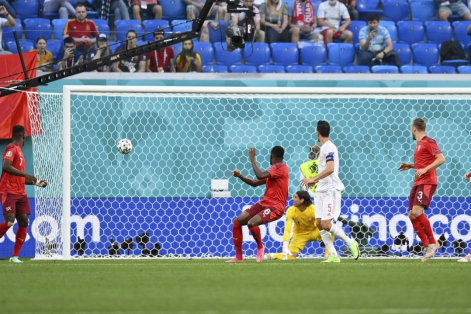 欧洲杯1／4决赛于北京时间3日凌晨0时和3时分别进行两场争夺